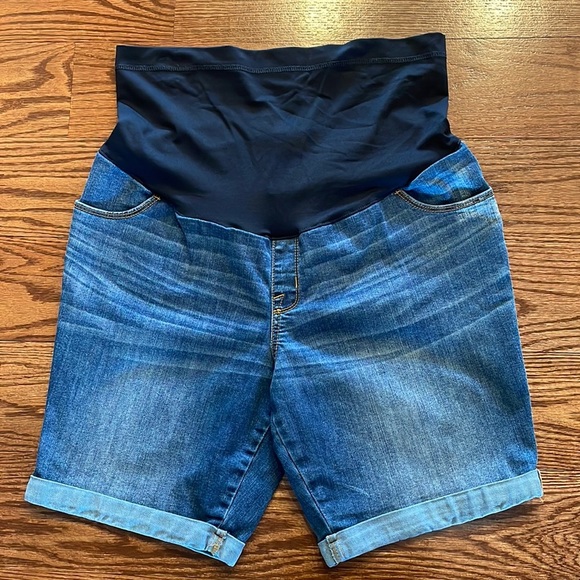 Liz Lange MATERNITY Bermuda over the belly STRETCH denim shorts gold leg cuff L - Picture 1 of 6